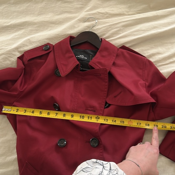 Coach perfect condition trench coat in one of the seasons “it” colours. Size L - Picture 10 of 13